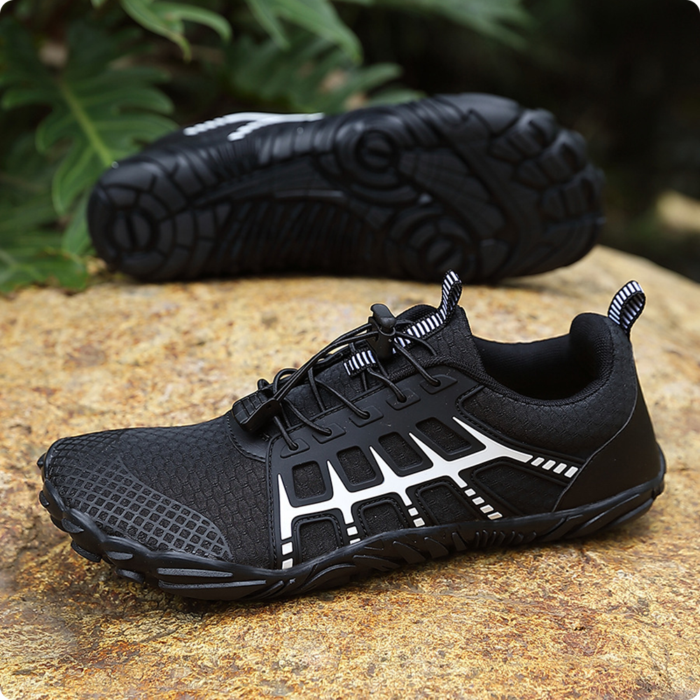 Trainer V-Black-White-1
